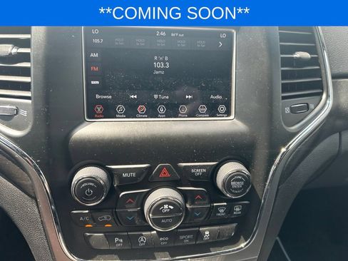 Used 2018 Jeep Grand Cherokee Laredo AWD/4WD image 14