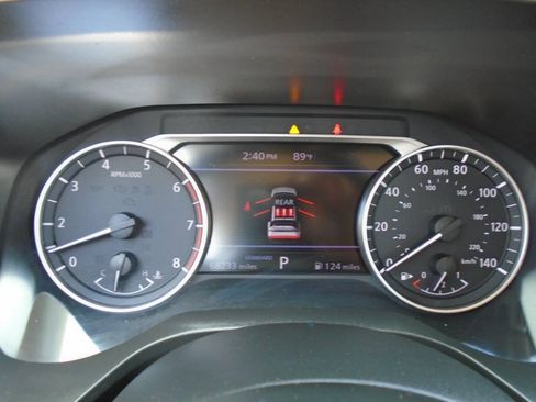 Used 2023 Nissan Rogue SV FWD image 13
