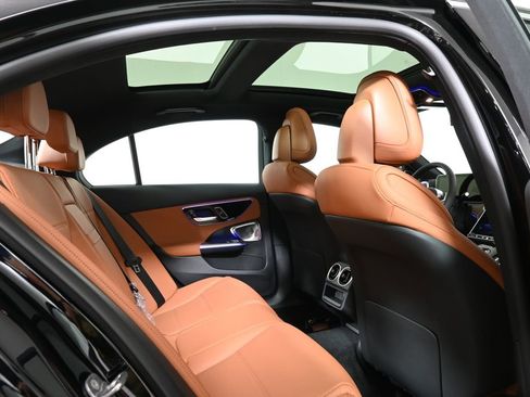 New 2025 Mercedes-Benz C 300 4MATIC Sedan image 19