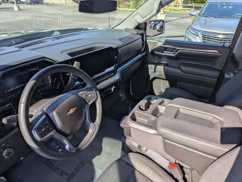 Used 2024 Chevrolet Silverado 1500 LT AWD/4WD image 14