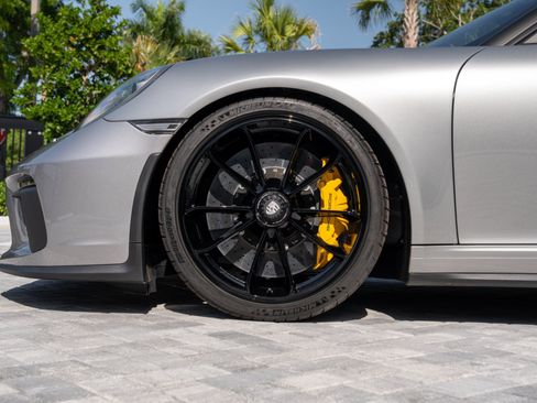 Used 2019 Porsche 911 Speedster RWD image 15