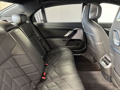 Used 2023 BMW 740i w/ Executive Package RWD image 30