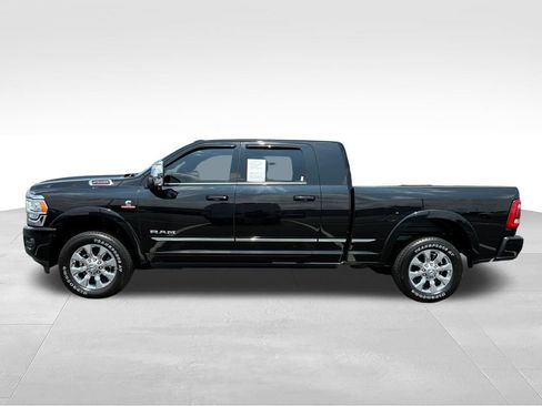 Used 2023 RAM 2500 Limited AWD/4WD image 2
