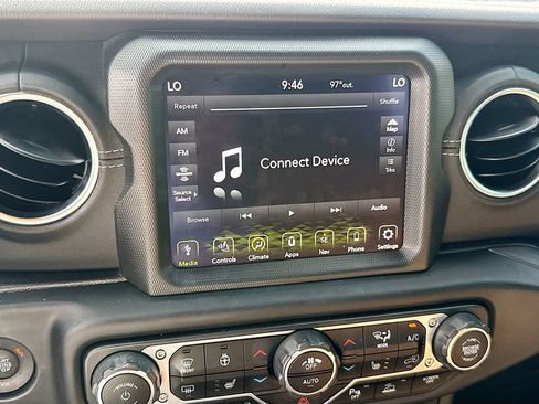 Used 2022 Jeep Wrangler Unlimited Sahara w/ Cold Weather Group AWD/4WD image 16