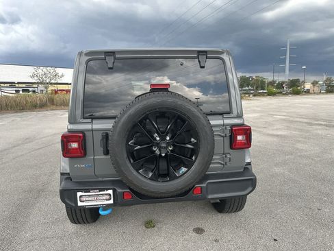 Certified 2022 Jeep Wrangler Unlimited Sahara AWD/4WD image 13