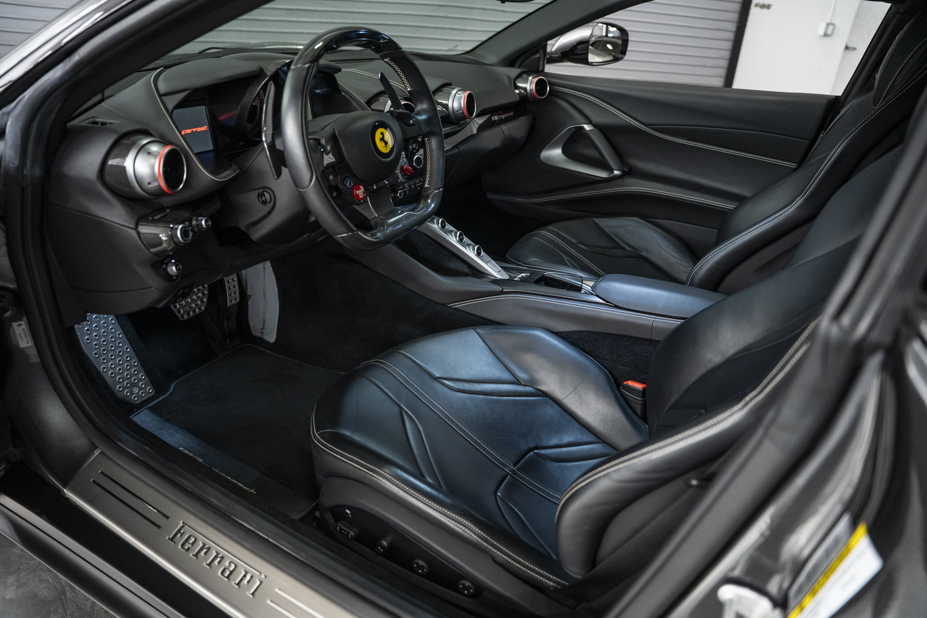 Used 2019 Ferrari 812 Superfast RWD image 22