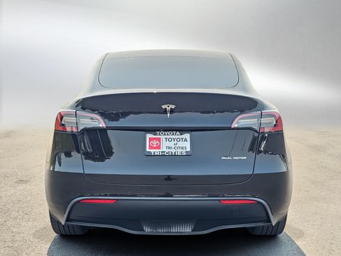 Used 2022 Tesla Model Y Long Range AWD/4WD image 4