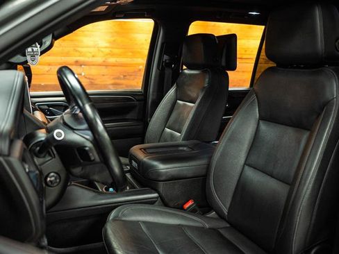 Used 2023 Chevrolet Tahoe Z71 w/ Luxury Package image 10