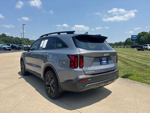 Used 2023 Kia Sorento S w/ Panoramic Sunroof Package AWD/4WD image 7