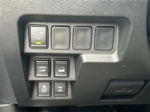 Used 2025 Nissan Frontier PRO-4X image 30