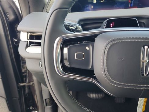 New 2025 Lincoln Navigator Reserve w/ Jet Appearance Package AWD/4WD image 25