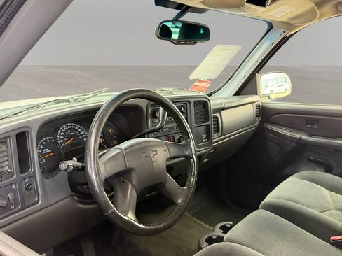 Used 2005 Chevrolet Silverado 2500 LS RWD image 16