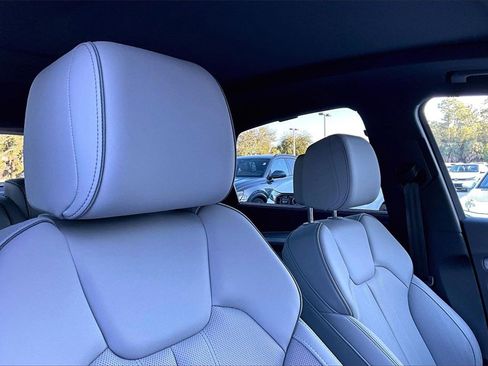 Certified 2025 Audi Q5 Prestige w/ Prestige Package image 21