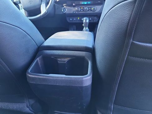 Used 2022 Toyota Tacoma TRD Off-Road image 16