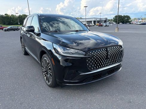 Certified 2025 Lincoln Aviator Black Label AWD/4WD image 7