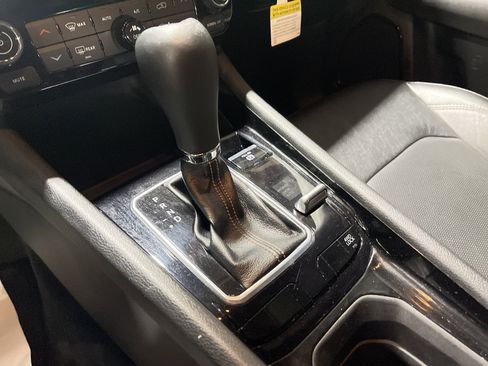 Used 2022 Jeep Compass Limited image 23