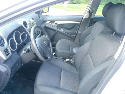 Used 2010 Toyota Matrix FWD image 33