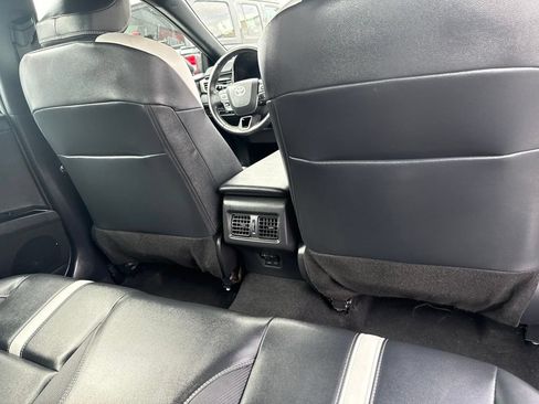 Used 2025 Toyota Camry SE FWD image 12