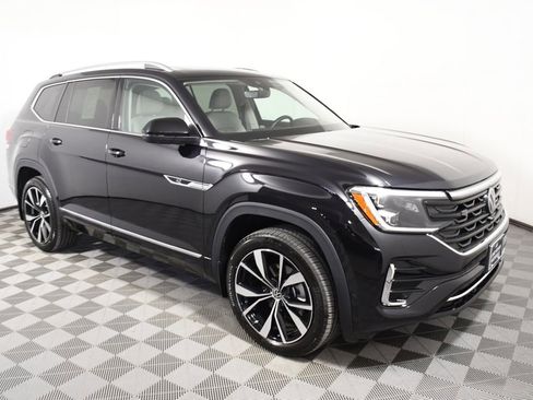 Used 2025 Volkswagen Atlas SEL Premium R-Line image 8