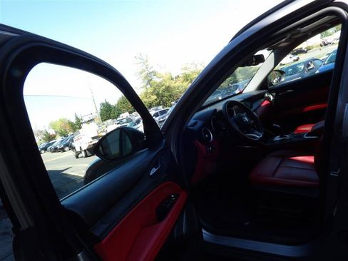 Used 2021 Alfa Romeo Stelvio Sprint w/ Nero Edizione image 10