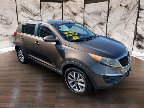 Used 2014 Kia Sportage LX image 8