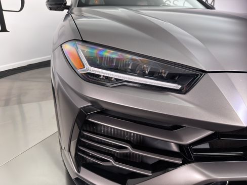 Used 2021 Lamborghini Urus AWD/4WD image 13