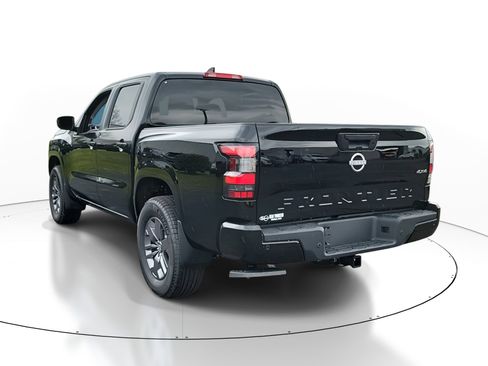 Used 2025 Nissan Frontier SV w/ Tow Package image 3