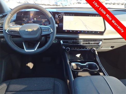 New 2026 Chevrolet Traverse LT w/ Sun and Wheel Package image 12