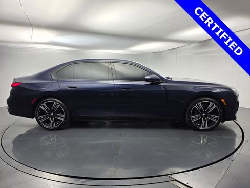 Certified 2023 BMW 760i xDrive image 3
