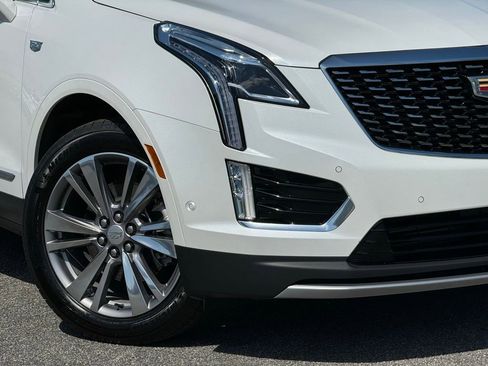 Certified 2025 Cadillac XT5 Premium Luxury w/ Technology Package AWD/4WD image 3