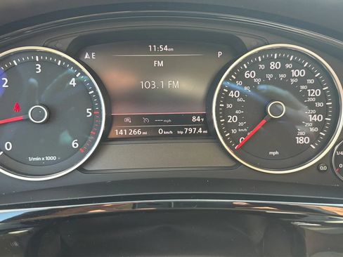 Used 2015 Volkswagen Touareg Sport AWD/4WD image 20