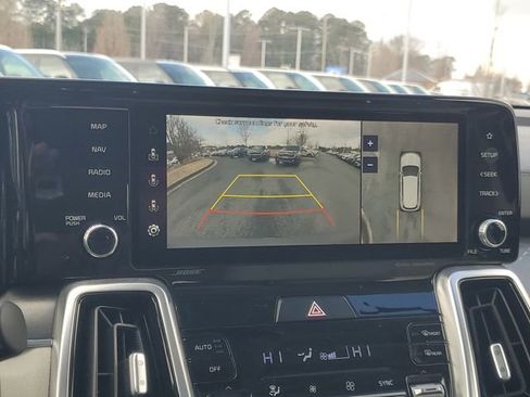 Certified 2022 Kia Sorento SX Prestige w/ Panoramic Sunroof Package AWD/4WD image 25
