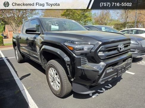Used 2025 Toyota Tacoma SR5 image 3