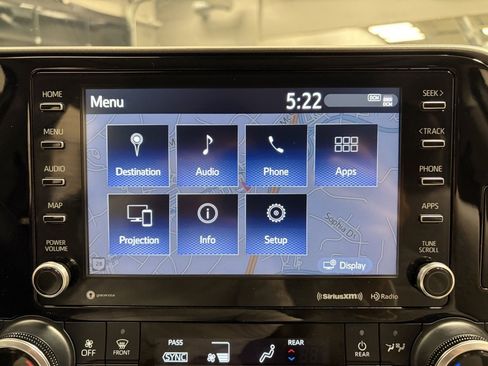 Used 2022 Toyota Highlander XLE image 19