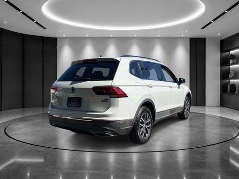 Used 2018 Volkswagen Tiguan SE AWD/4WD image 3