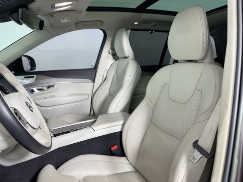Used 2023 Volvo XC90 T8 Ultimate image 4