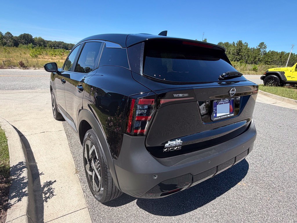Used 2025 Nissan Kicks SV FWD image 15