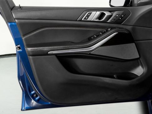 Used 2019 BMW X5 xDrive50i w/ M Sport Package image 45