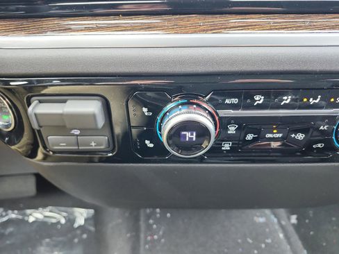 New 2026 GMC Sierra 1500 SLE image 16