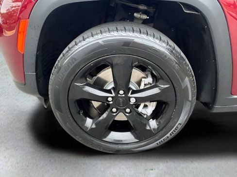 Certified 2022 Jeep Grand Cherokee L Laredo image 12