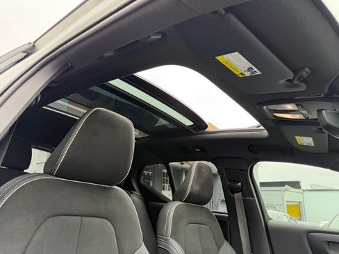 Used 2023 Volvo XC40 Recharge Plus AWD/4WD image 33