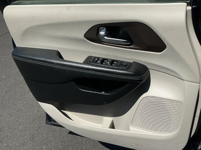 Used 2020 Chrysler Voyager LX w/ Cold Weather Group FWD image 25