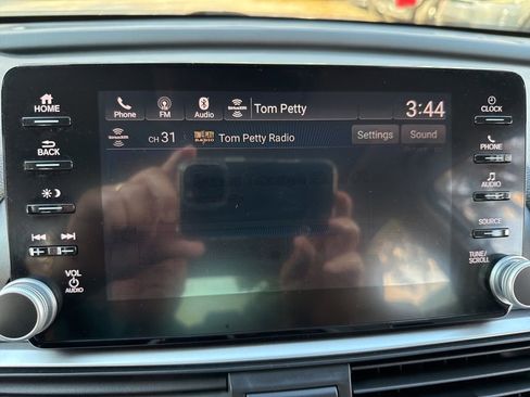 Used 2018 Honda Accord EX-L image 27