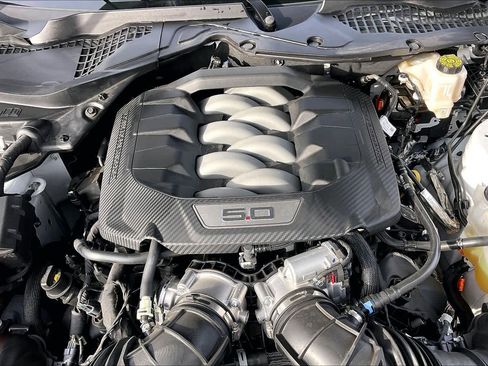 Used 2025 Ford Mustang GT Premium image 32