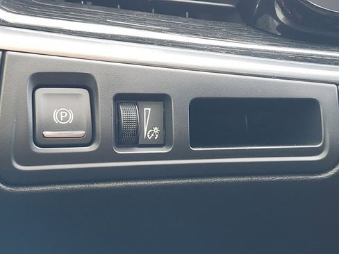 Used 2020 Cadillac XT5 Premium Luxury w/ LPO, Floor Liner Package image 22