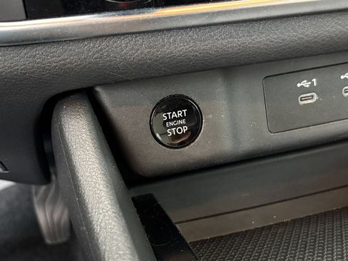 Used 2025 Nissan Rogue SV FWD image 24