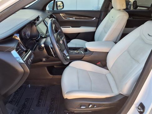 Used 2022 Cadillac XT6 Sport w/ Technology Package image 19