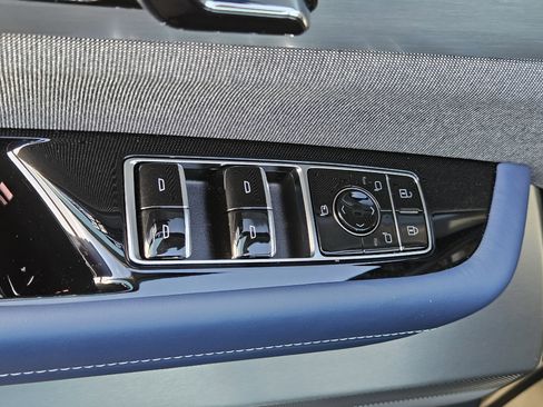 New 2026 Cadillac Vistiq Premium Luxury w/ LPO, Floor Liner Package image 58