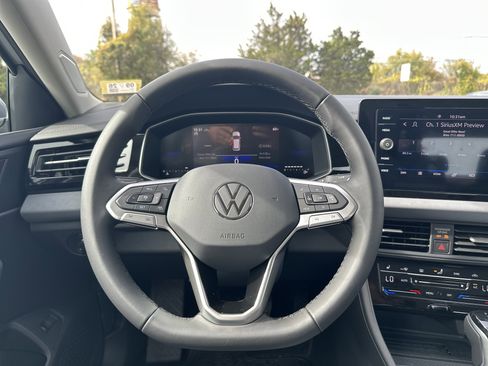 New 2025 Volkswagen Jetta SE image 14