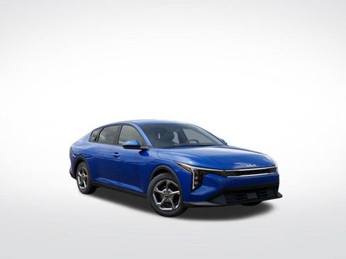 New 2026 Kia K4 LXS image 8